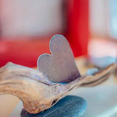 Herzlichkeit Mit Hallenbad Und Sauna By Monicare