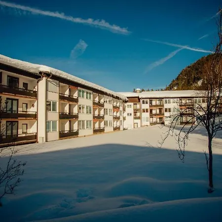 Herzlichkeit Mit Hallenbad Und Sauna By Monicare *